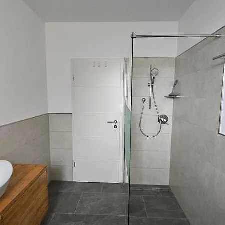 2zi In Schloss Neuhaus Mit Ladestation Fuer Elektroautos بادربورن