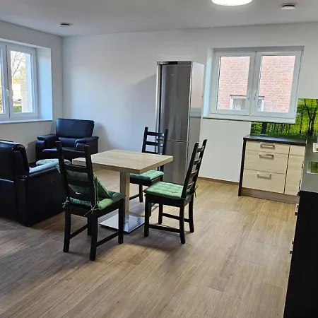 شقة 2zi In Schloss Neuhaus Mit Ladestation Fuer Elektroautos