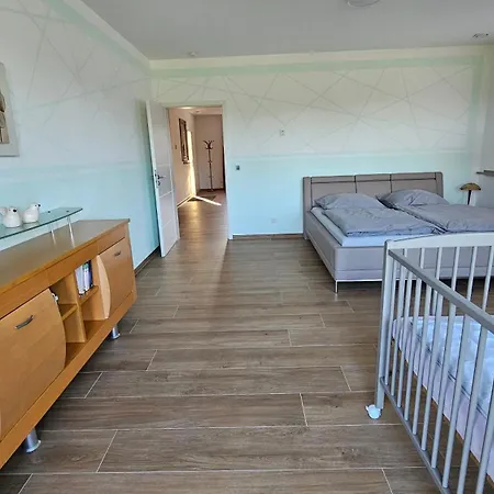 Apartment 2zi In Schloss Neuhaus Mit Ladestation Fuer Elektroautos