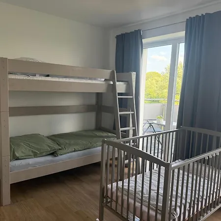 شقة 2zi In Schloss Neuhaus Mit Ladestation Fuer Elektroautos *