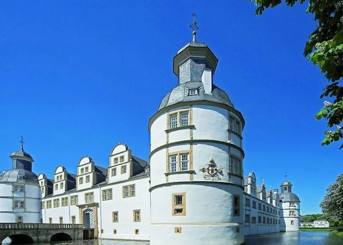 2zi In Schloss Neuhaus Mit Ladestation Fuer Elektroautos Lejlighed Paderborn