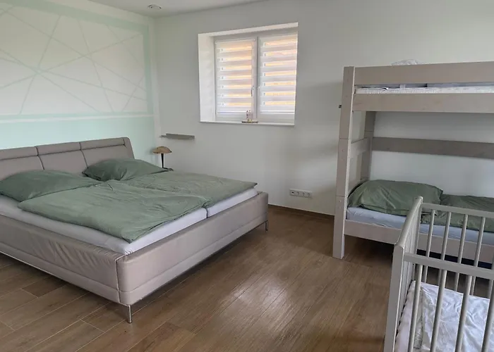 2zi In Schloss Neuhaus Mit Ladestation Fuer Elektroautos Lejlighed Paderborn