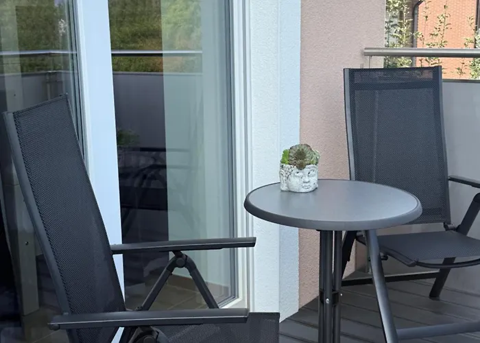 Lejlighed 2zi In Schloss Neuhaus Mit Ladestation Fuer Elektroautos Paderborn